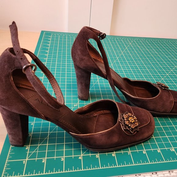 Aldo brown suede jeweled heels - Picture 5 of 7